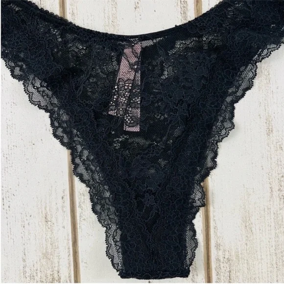 Victoria’s Secret Dream Angels Lace Brazilian Pantie Medium - Picture 7 of 8